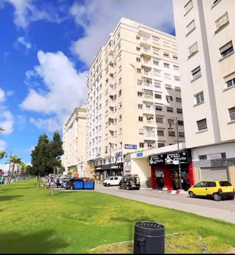 Appartement Familal A Trois Chambres En Face Marjane & Hotel Ahlen Танжер Екстер'єр фото